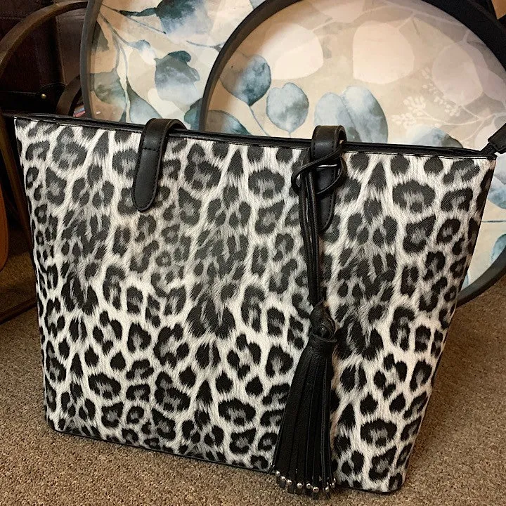 COOL CLUTCH BLACK ANIMAL PRINT WINE BAG