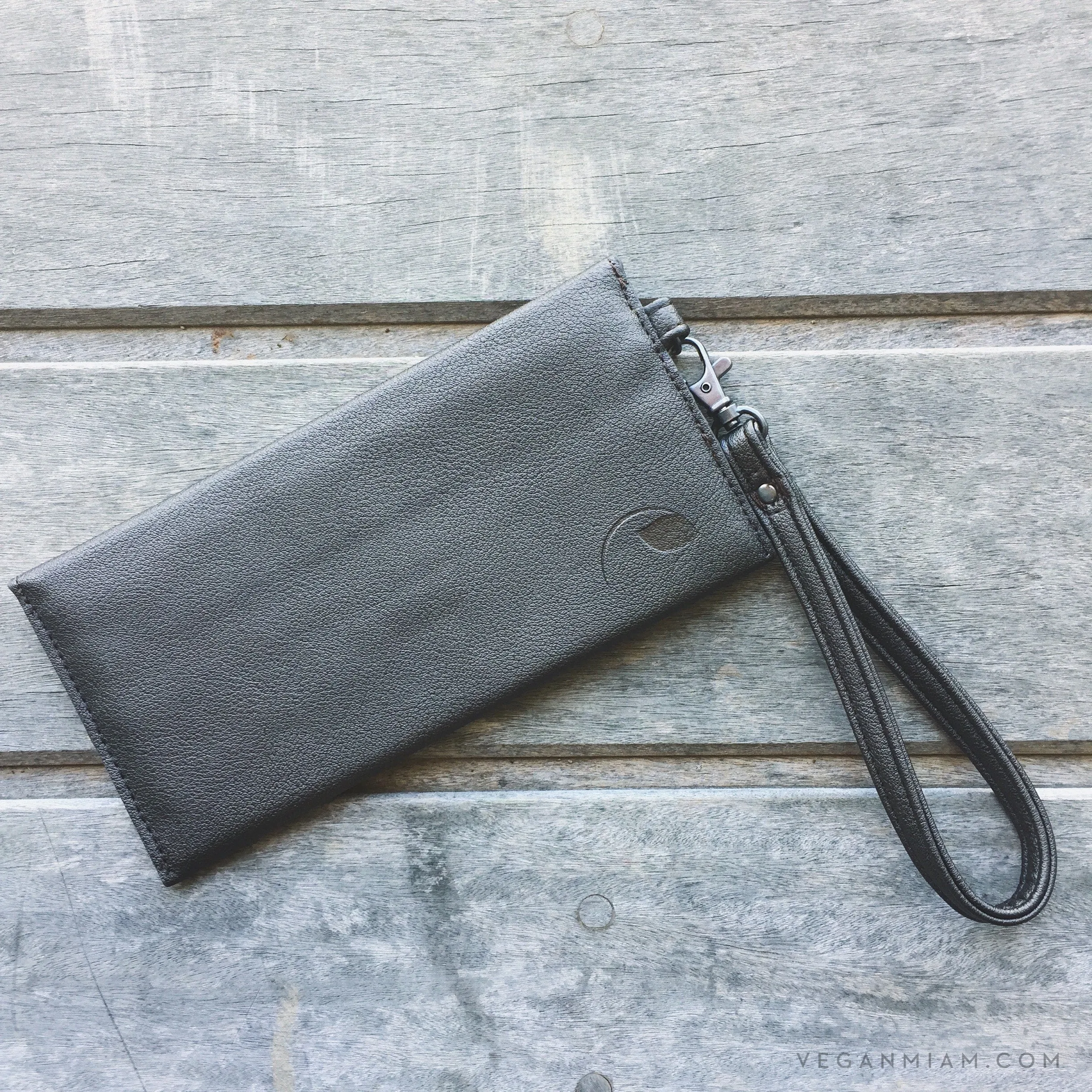 Delancey Envelope Wallet: Chic & Compact Vegan Wristlet (Hidden Magnet, Holds Everything, Bright Lining)