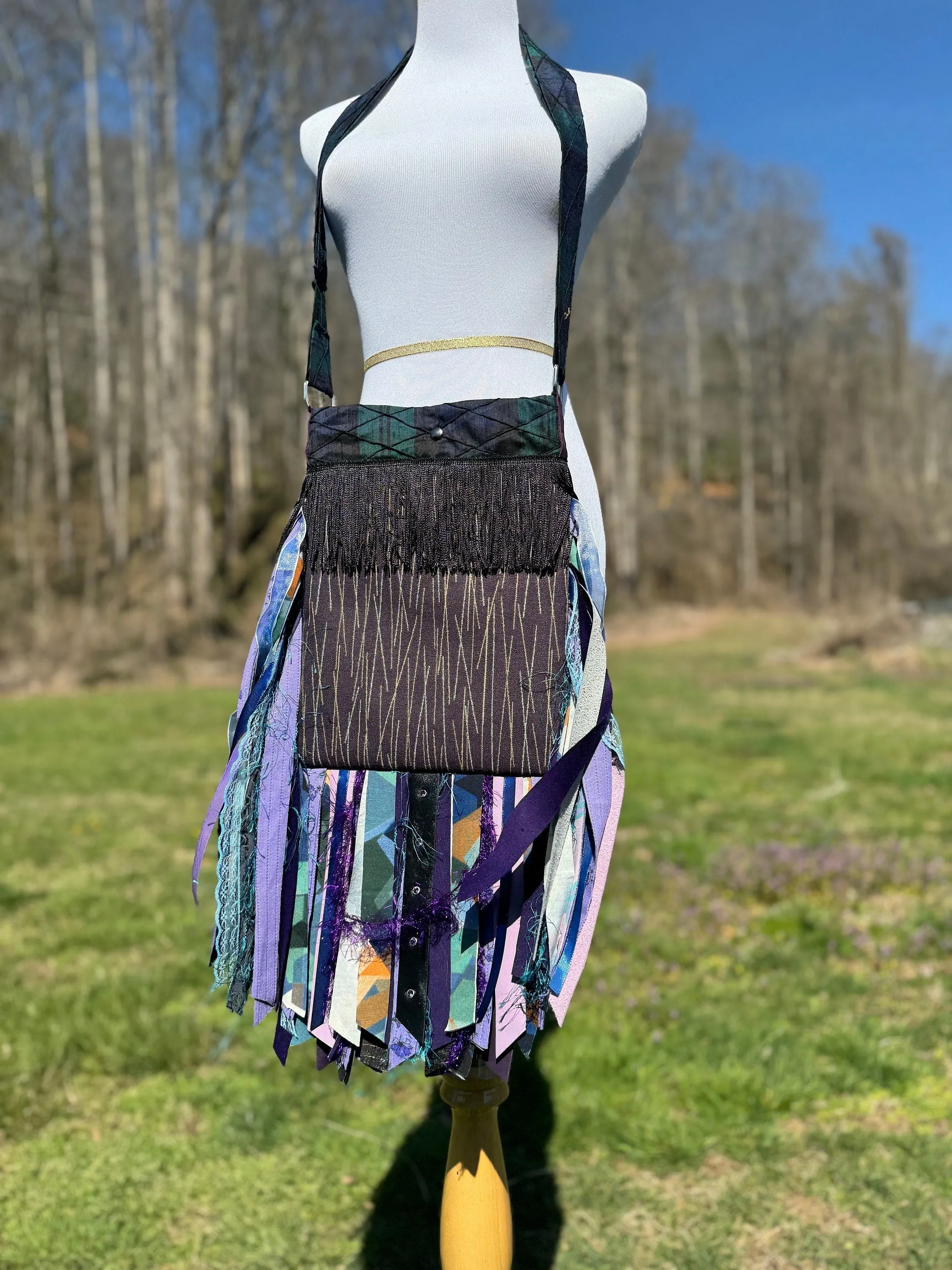 Fun Purple Festival Fringe Purse: A Hippie Shoulder Bag for Boho Fashionistas