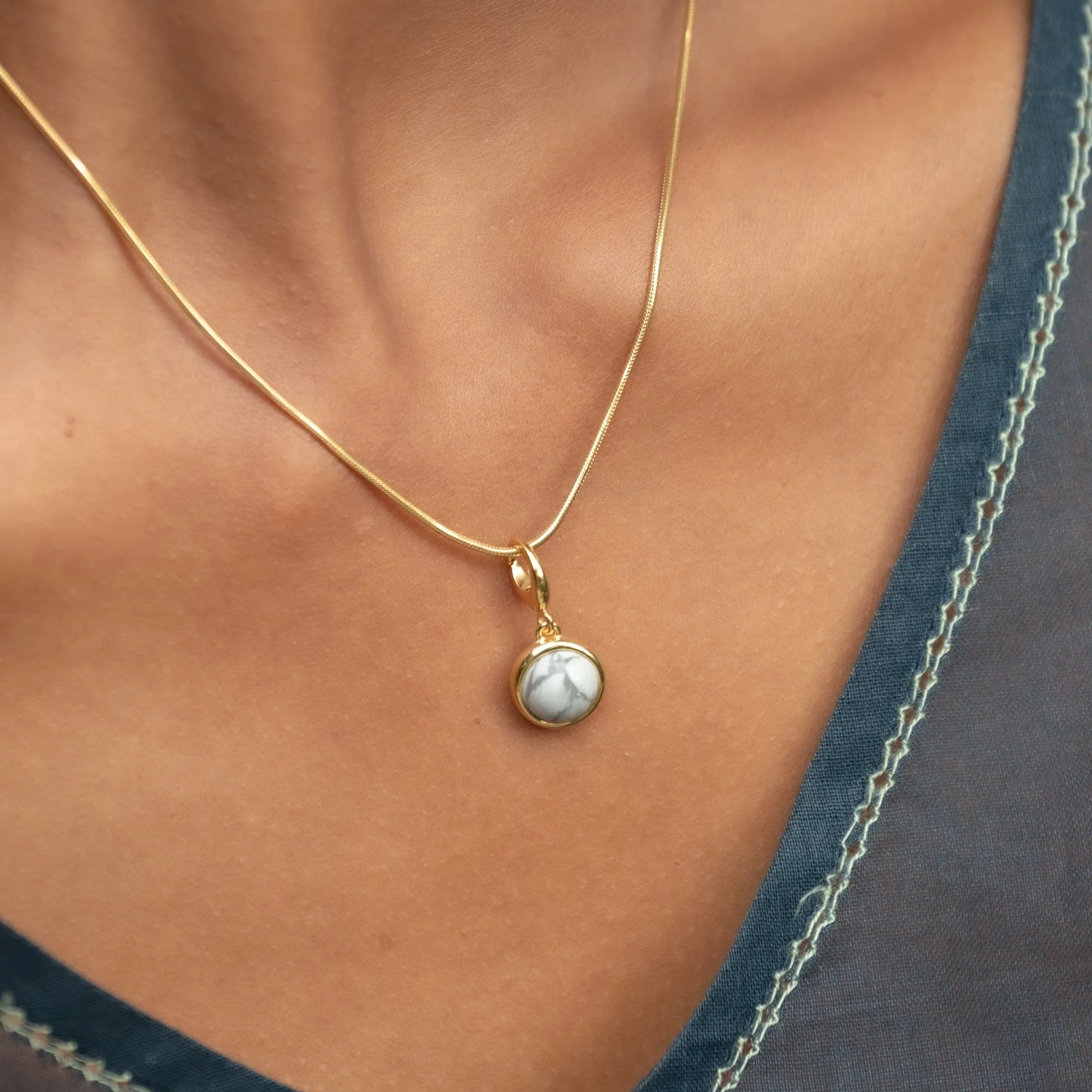 Gold Plated Howlite Healing Stone Necklace (Positive Thought)